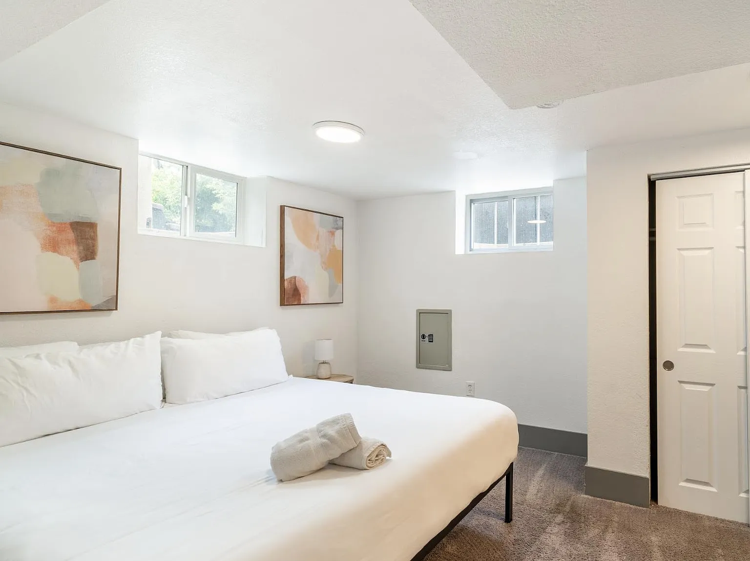 4 bed, 3.0 bath, 2496 sqft, $1,001 — Photo 1