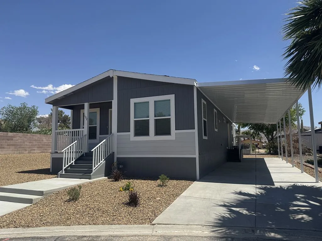 3 bed, 2.0 bath, 1344 sqft, $1,399 — Photo 2