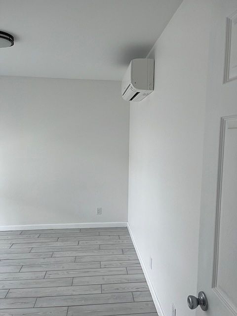 Bedroom with split AC