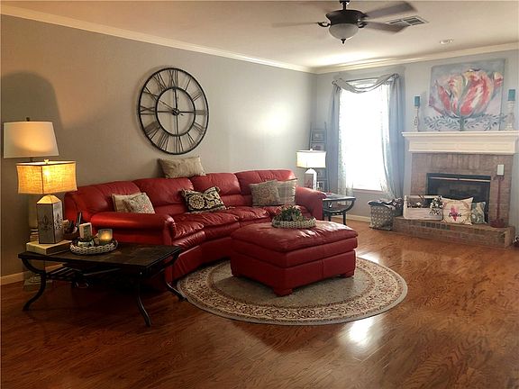 3rd image of 413 Thunderbay Dr