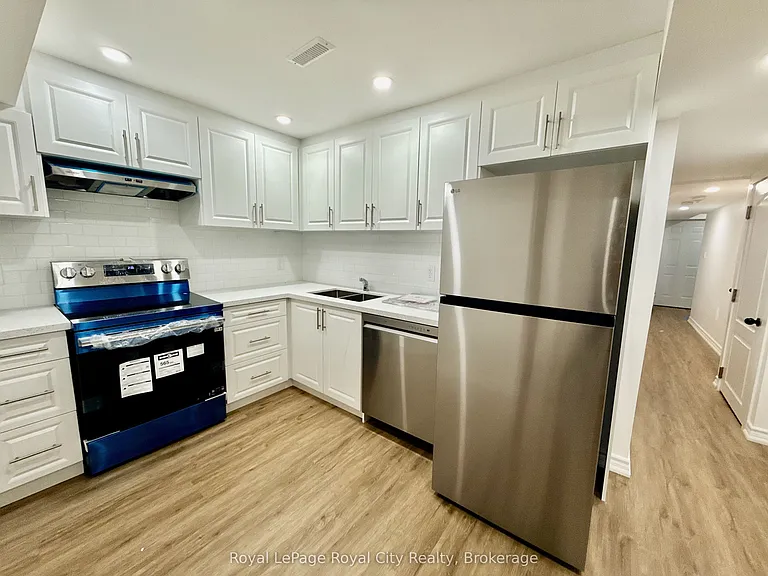 34 John Brabson Cres — Photo 1