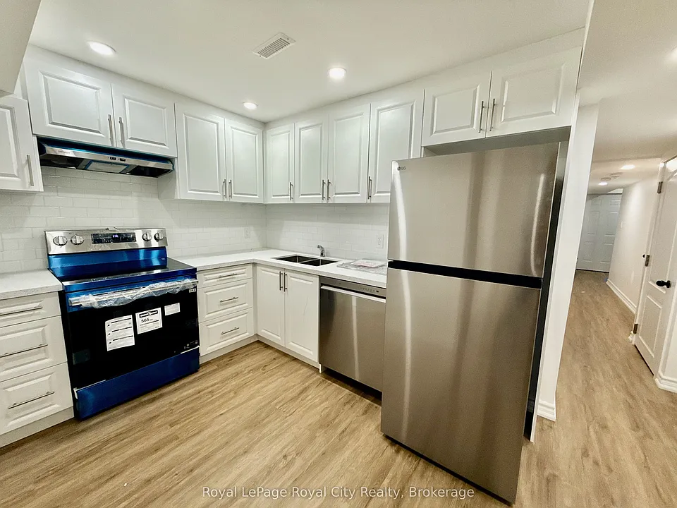 34 John Brabson Cres