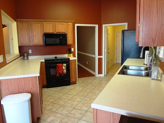 4th image of 9285 Speerberry Cir