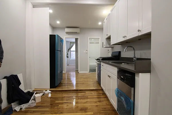 Rented by Lucky Apt Inc | media 37