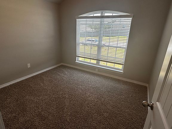 5th image of 1214 Campbelton Dr