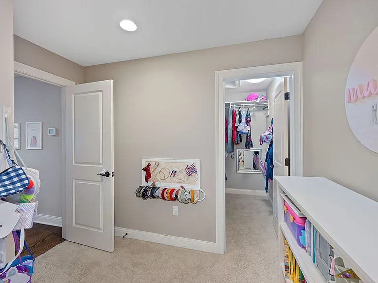 7715 Cathedral Hill Dr — Photo 30
