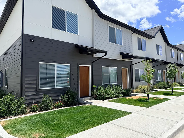 172 N 400 W #7 — Photo 24