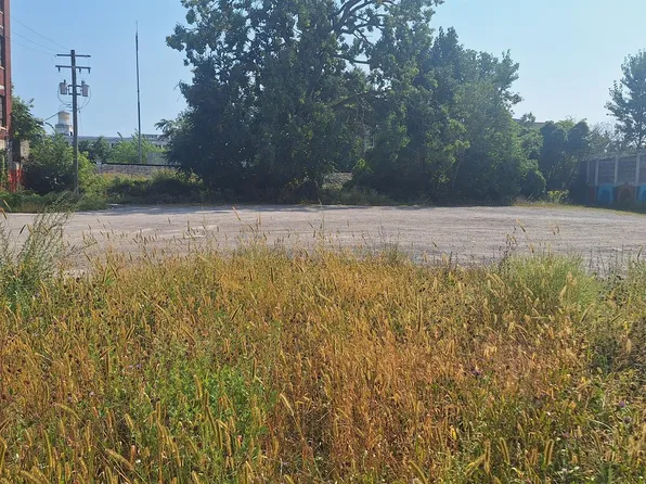 572 E Milwaukee St, Detroit, MI 48202