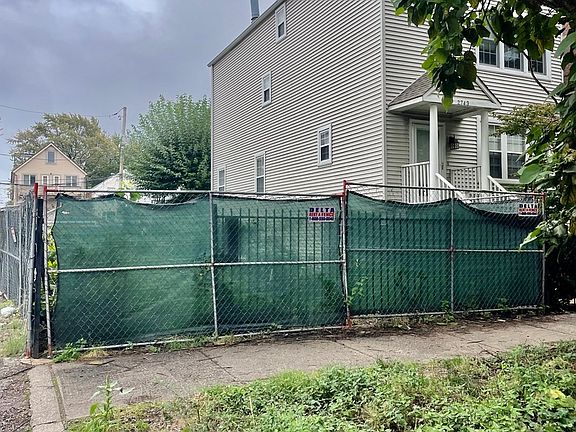 2nd image of 2745 N Bosworth Ave