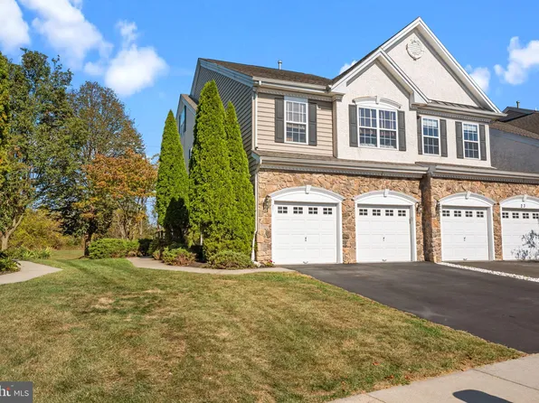 25 Wellington Rd, Newtown, PA 18940