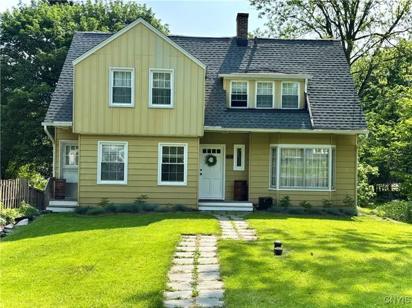 204 Roycroft Rd, Syracuse, NY 13214