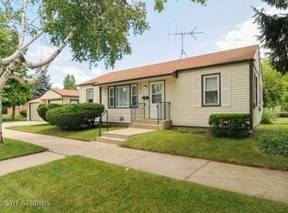 1622 W Dugdale Rd, Waukegan, IL 60085
