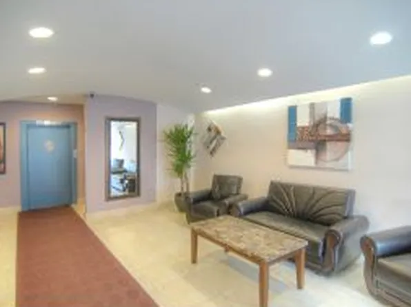 2815 Ocean Pky image 1 of 5