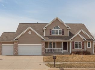 7212 Rolling Ridge Dr SW, Cedar Rapids, IA 52404