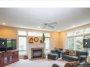 8149 Driftwood Ct, Williamsville, NY 14221