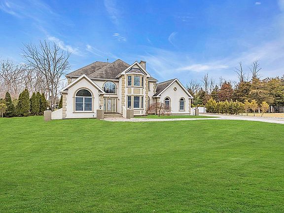 3rd image of 1558 Priscilla Ct