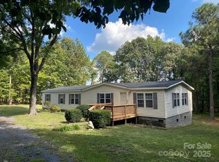 176 Hunters Gln, Troy, NC 27371