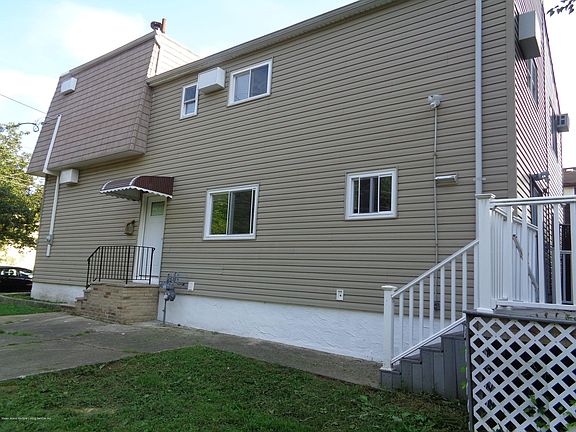 4th image of 101 Moreland St
