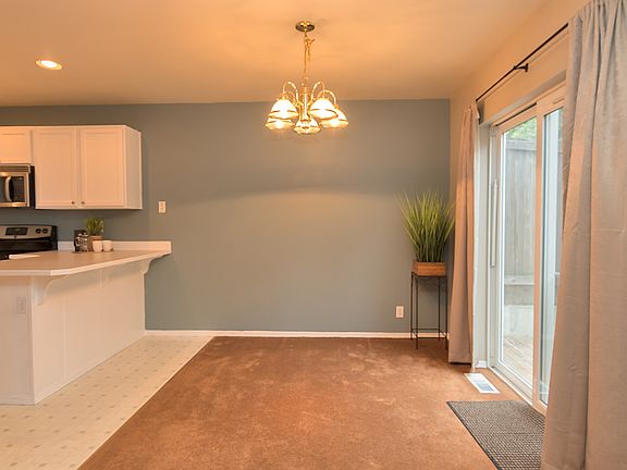 4th image of 15129 Admiralty Way APT A3