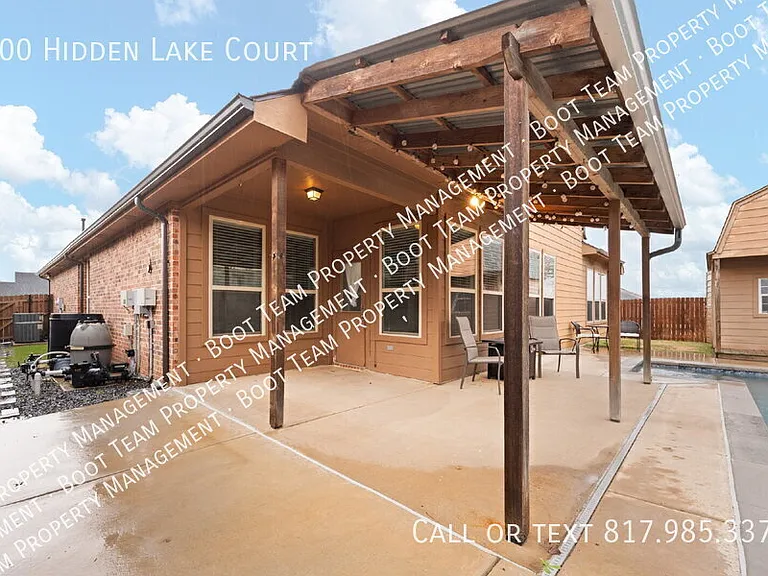 400 Hidden Lake Ct — Photo 6