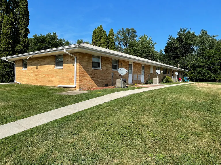 6969 Jackson Ct — Photo 1