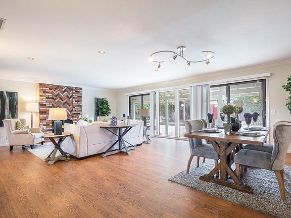 3rd image of 1102 Rhinecastle Way