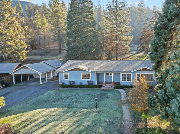 11742 East St, Fort Jones, CA 96032