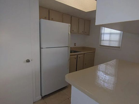 5th image of 2785-B McLeod Roadunit Acatalina Isle #L