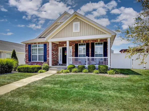 1886 Old Park Ln, Swansea, IL 62226