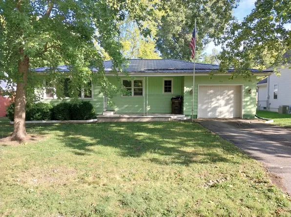 107 W Sullivan St, Heyworth, IL 61745