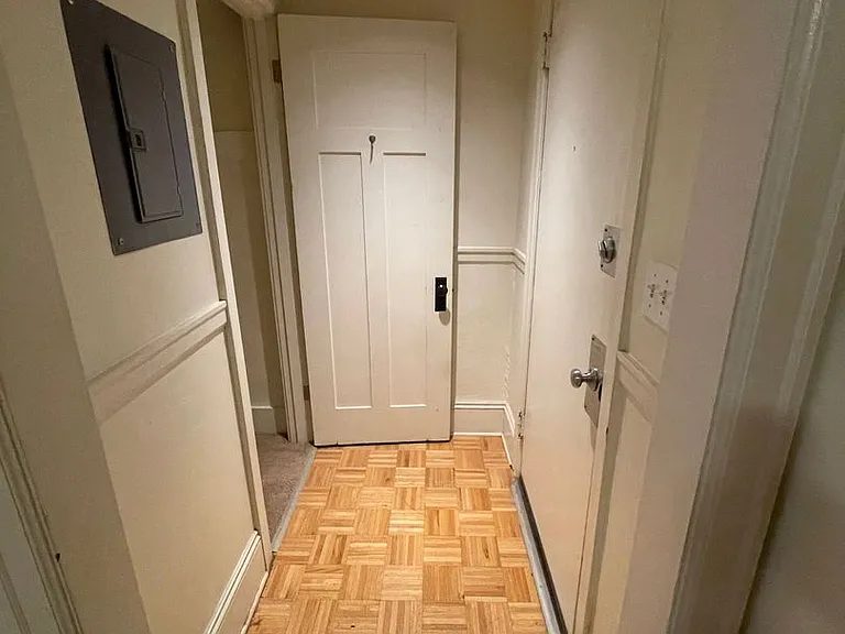Chester Apartments — Photo 6