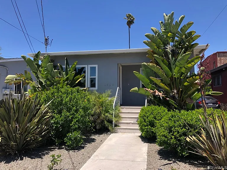 1529 Stuart St — Photo 14
