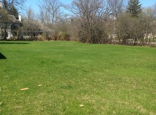 1801 Edgewood Rd, Highland Park, IL 60035