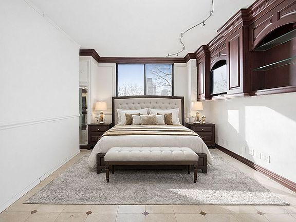 5th image of 377 Rector Pl APT 2A