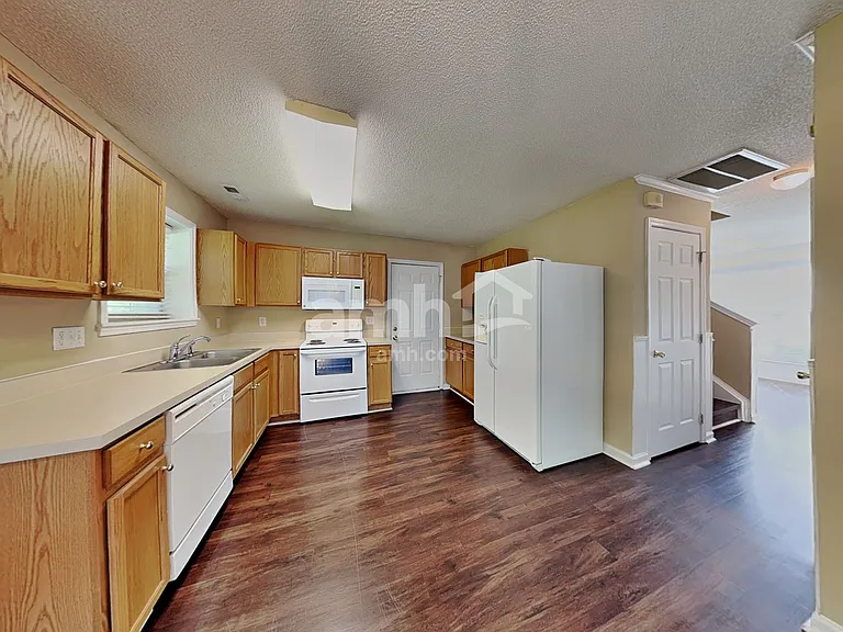 706 Bellmeade Bay Dr — Photo 3