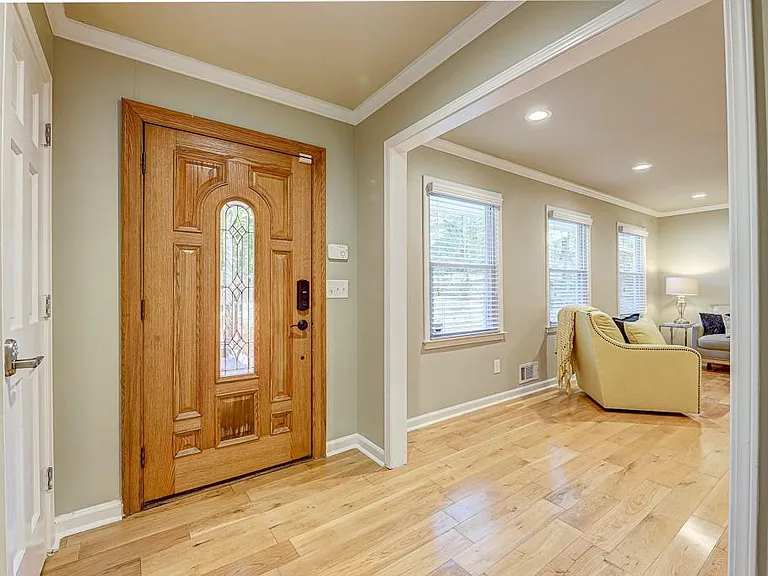 1185 Lake Colony Dr — Photo 3