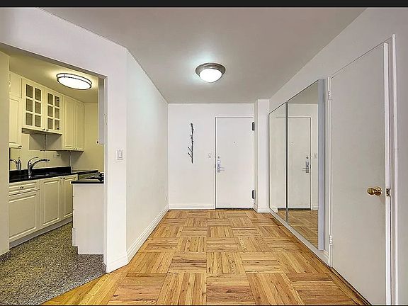 4th image of 425 E 63rd St APT E10a