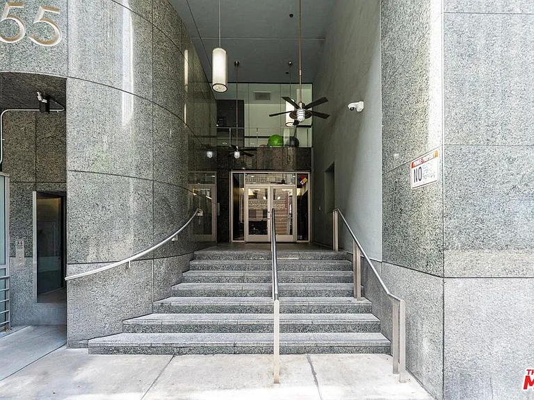655 S Hope St #1006 — Photo 17