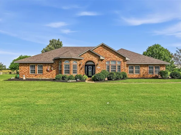 135 Apache Dr, Franklin, TX 77856