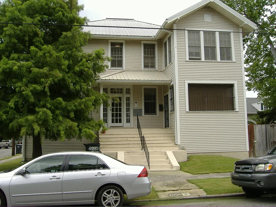 2000 Marengo St