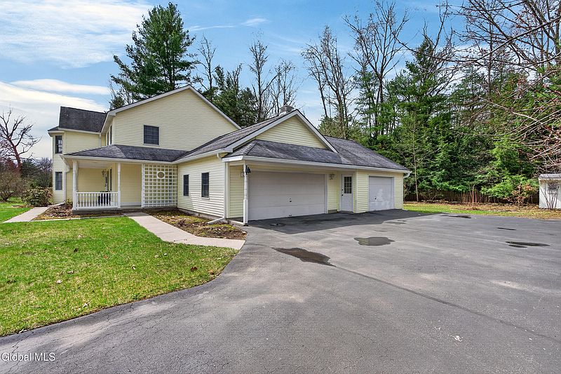 3rd image of 26 Sugar Pine Road