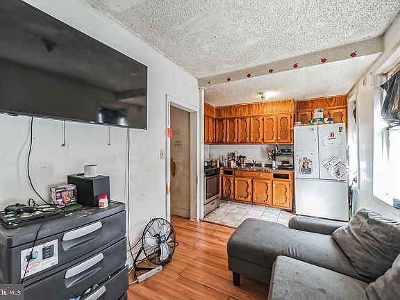 4th image of 3513 N Randolph St