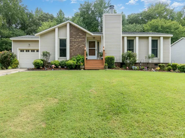 8220 Saucalito Ct, Charlotte, NC 28215