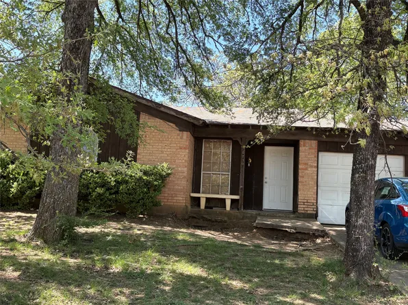 6720 Trailwood Dr, Forest Hill, TX 76140