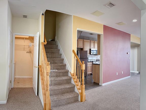 3rd image of 185 Sea Grass Ln