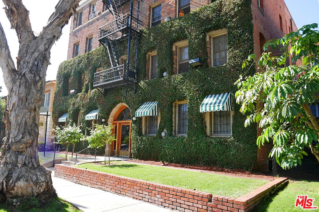 1 bed, 1.0 bath, 750 sqft, $2,250 — Photo 1
