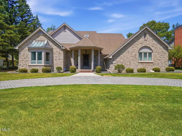 7202 Oak Hill Dr, Sylvania, OH 43560