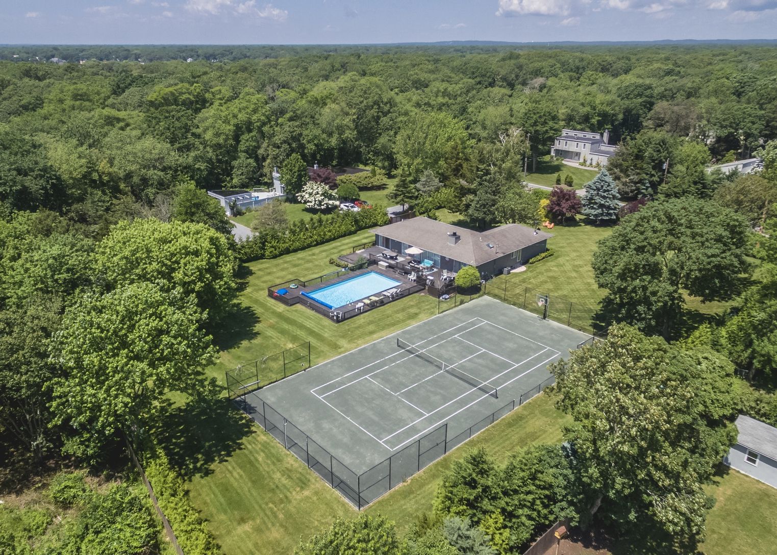 39 South Country Rd 