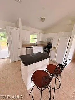 3 bed, 2.0 bath, 1288 sqft, $1,800 — Photo 3