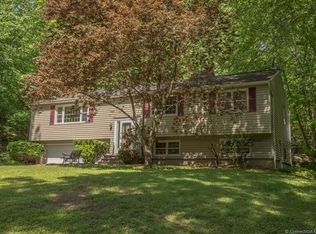 10 Green Valley Lakes Rd, East Lyme, CT 06333